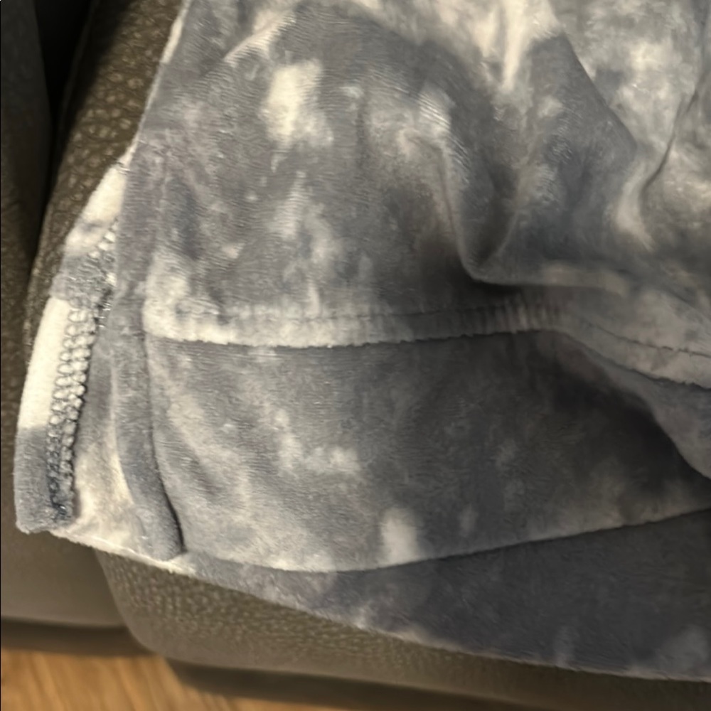 Cuddl Duds Blue-Gray Tie-Dye Top - Picture 5 of 6